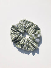 Load image into Gallery viewer, MINI GINGHAM SEERSUCKER SCRUNCHIES - neutral