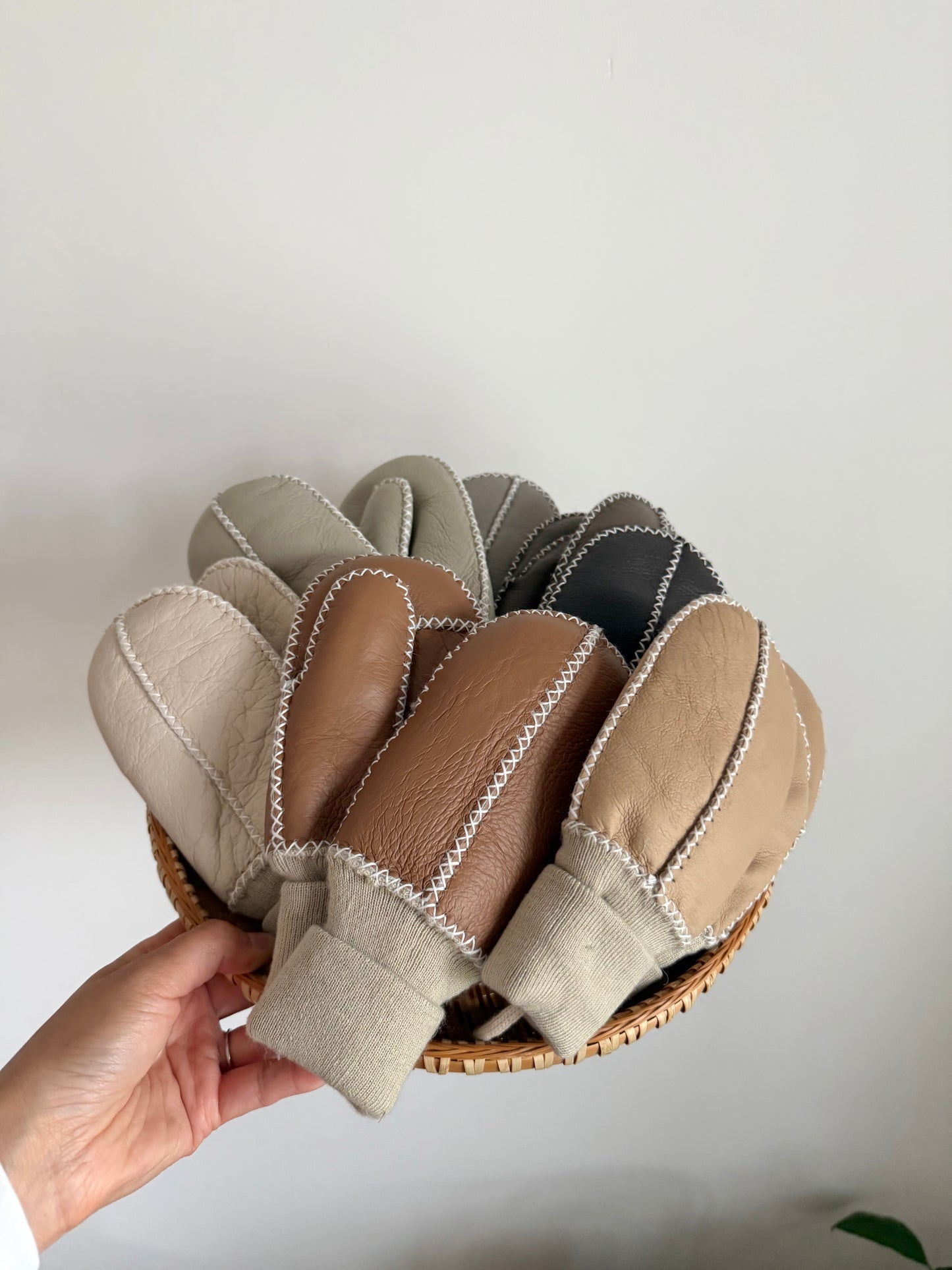KIDS SHEARLING MITTENS