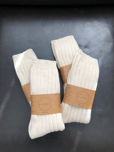 CHUNKY RIBBED HIGH SOCKS