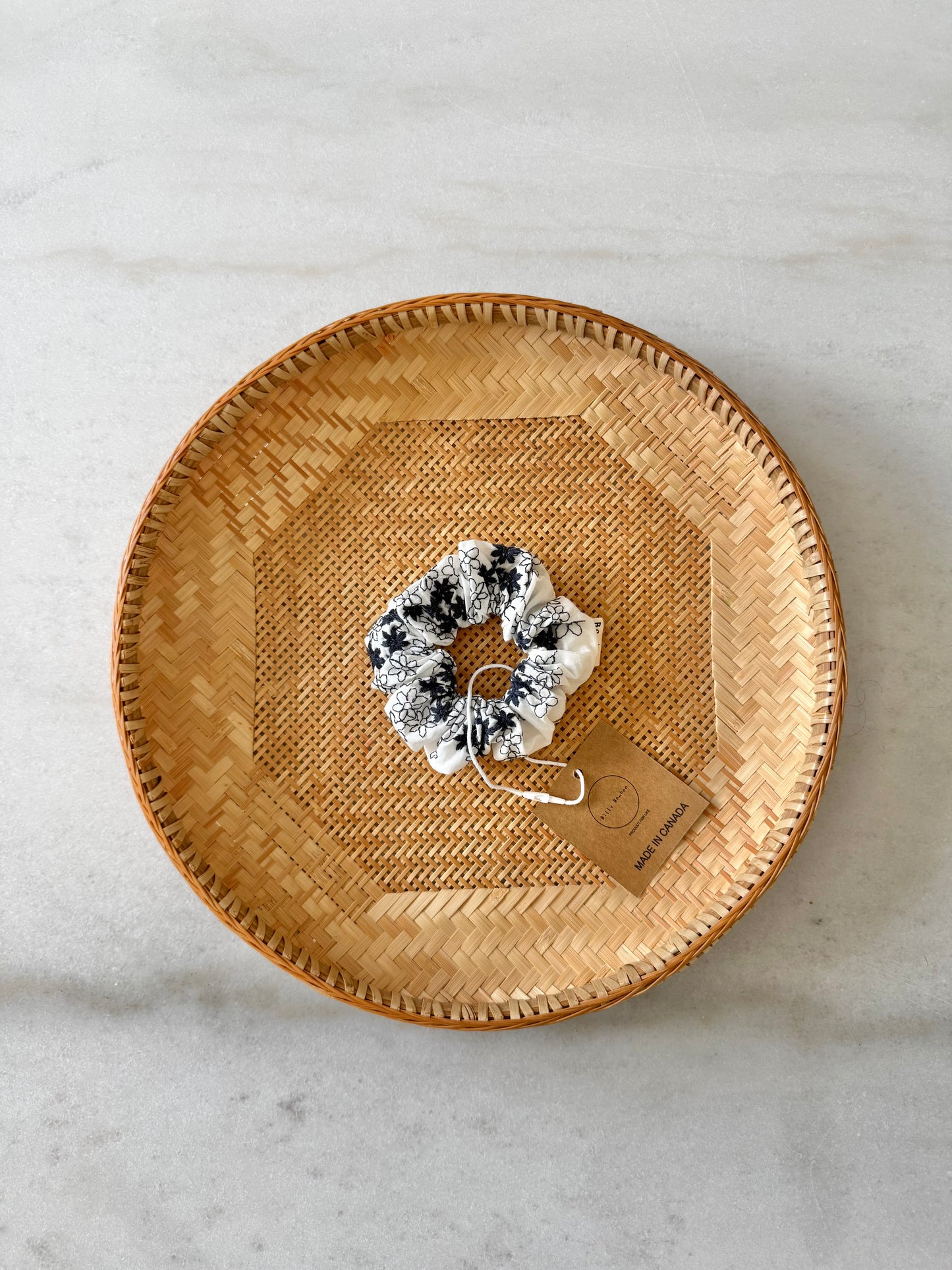 EMBROIDERED NAVY FLOWER SCRUNCHIE