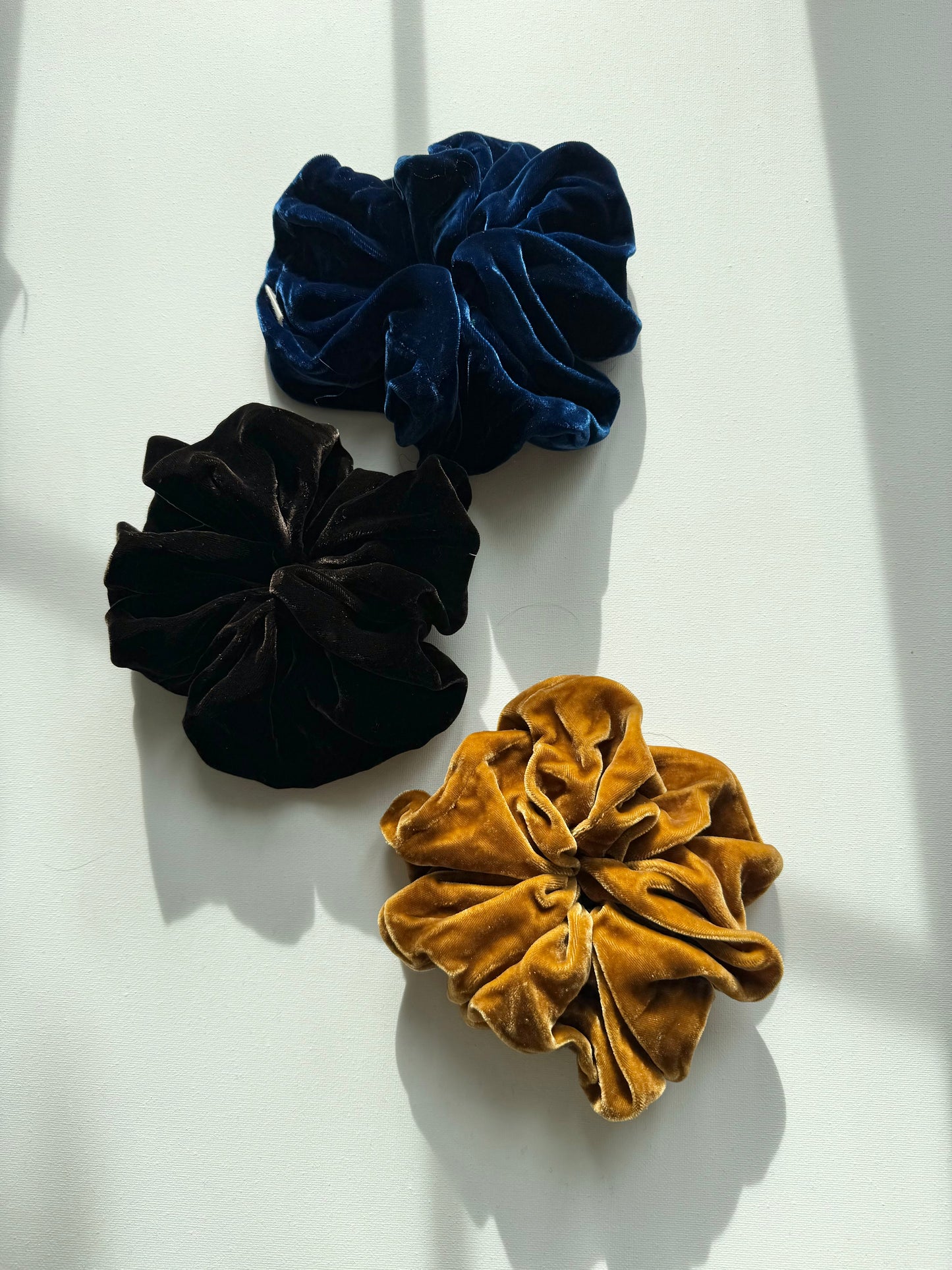 VELVET SCRUNCHIES - heritage