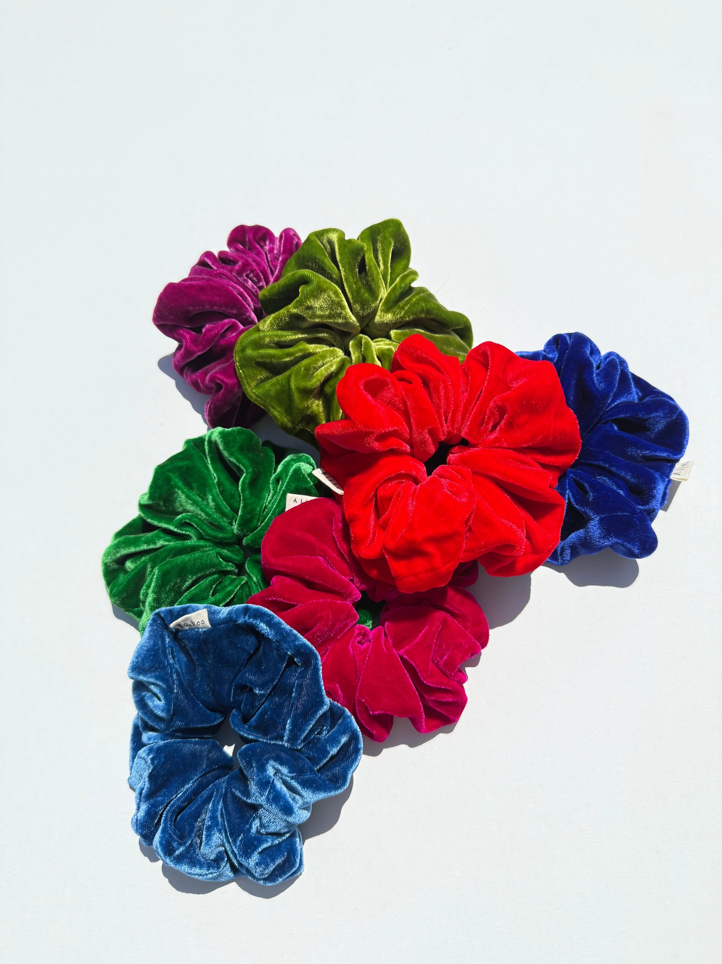 SILK VELVET SCRUNCHIES - crystal bright