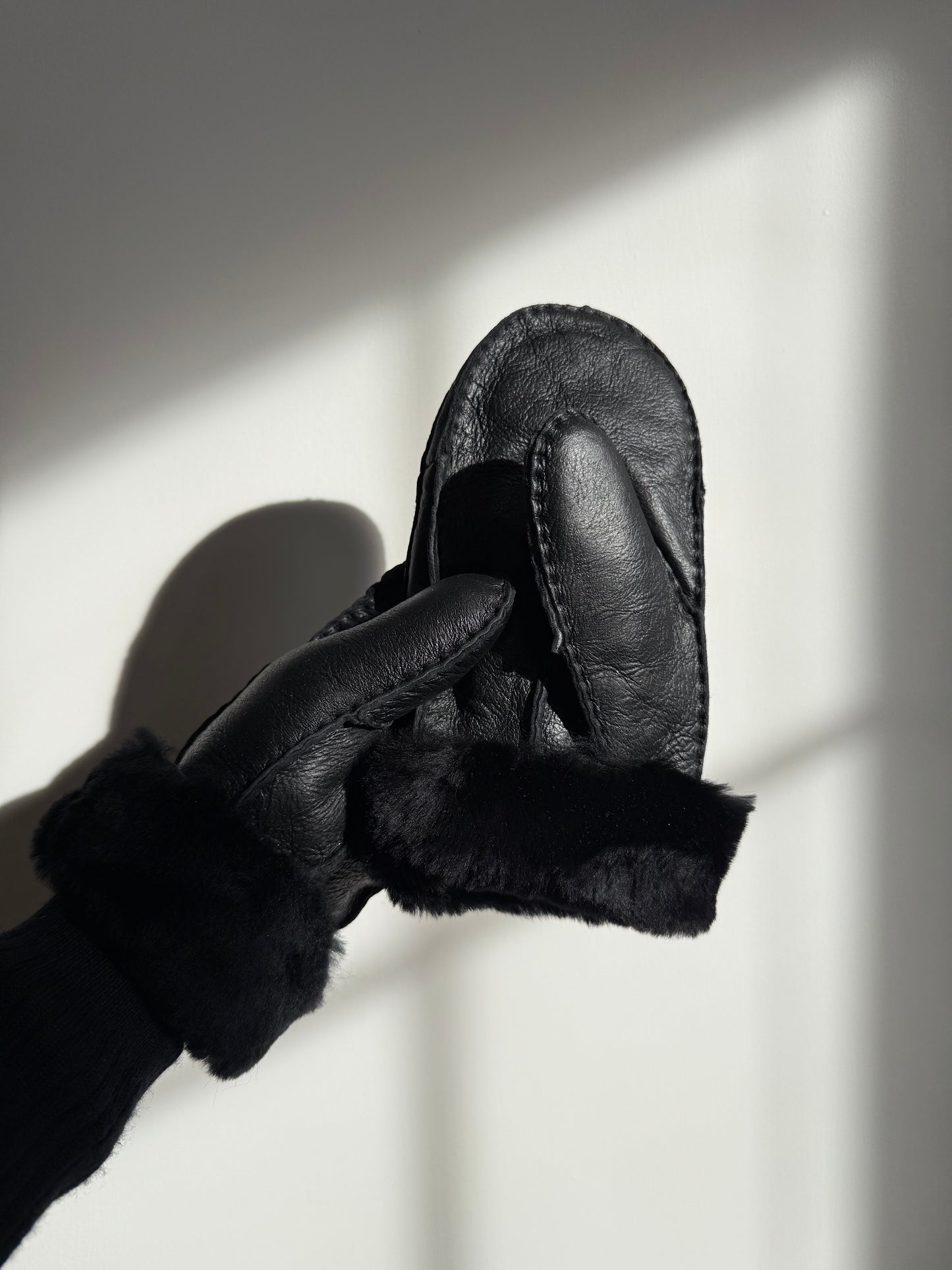 SHEARLING MITTENS