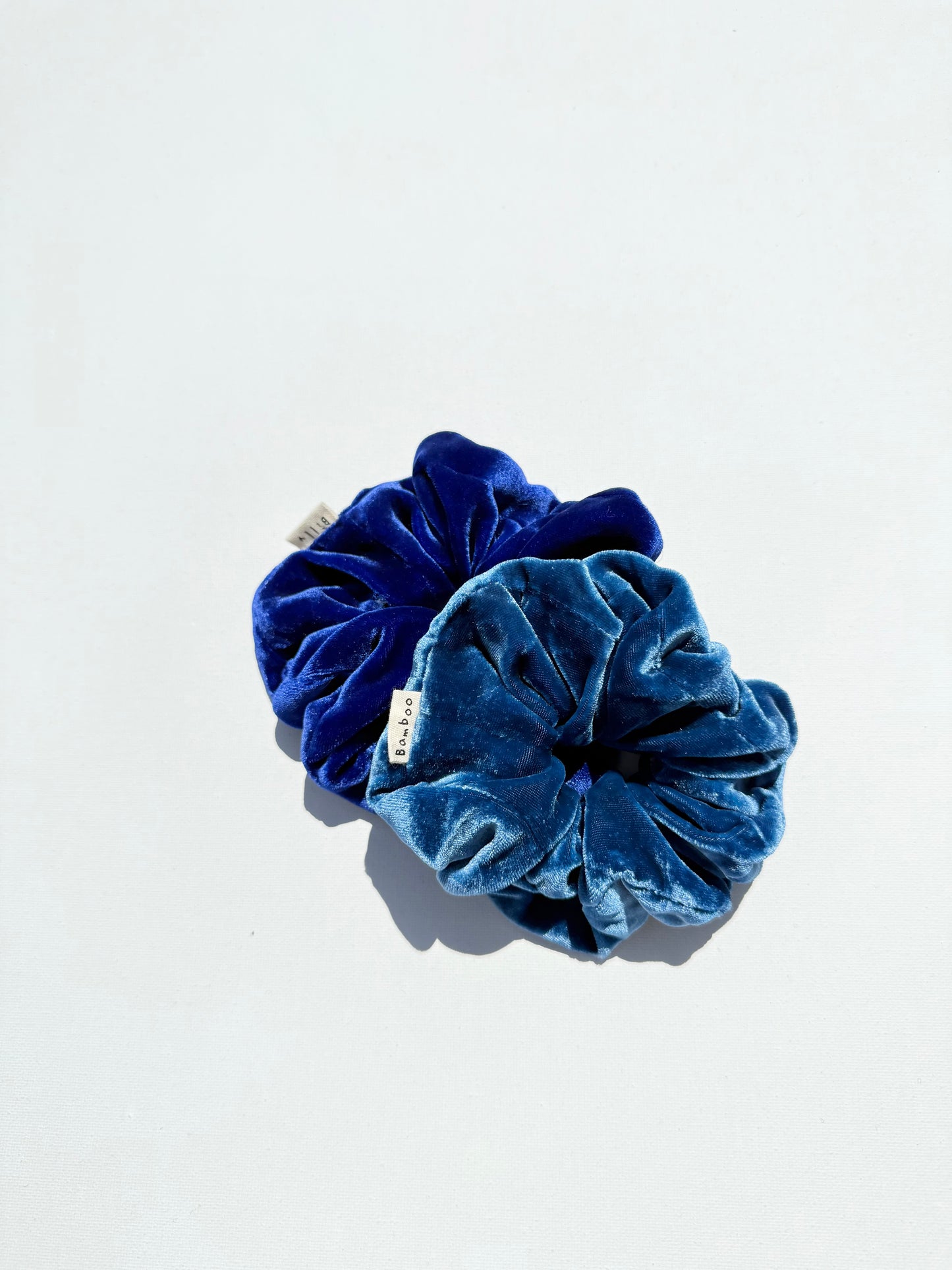 SILK VELVET SCRUNCHIES - crystal bright
