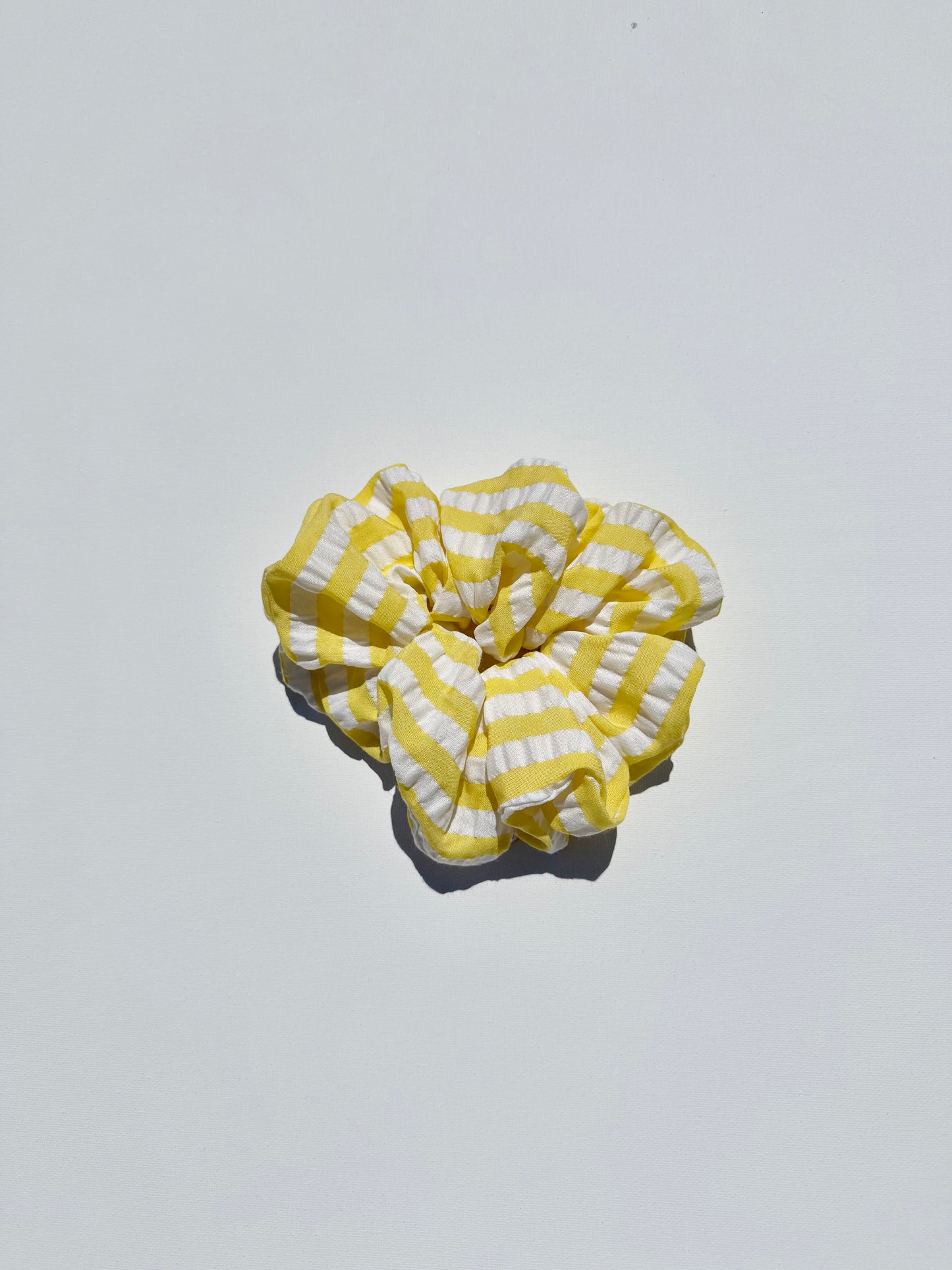 STRIPE SEERSUCKER SCRUNCHIES - bright