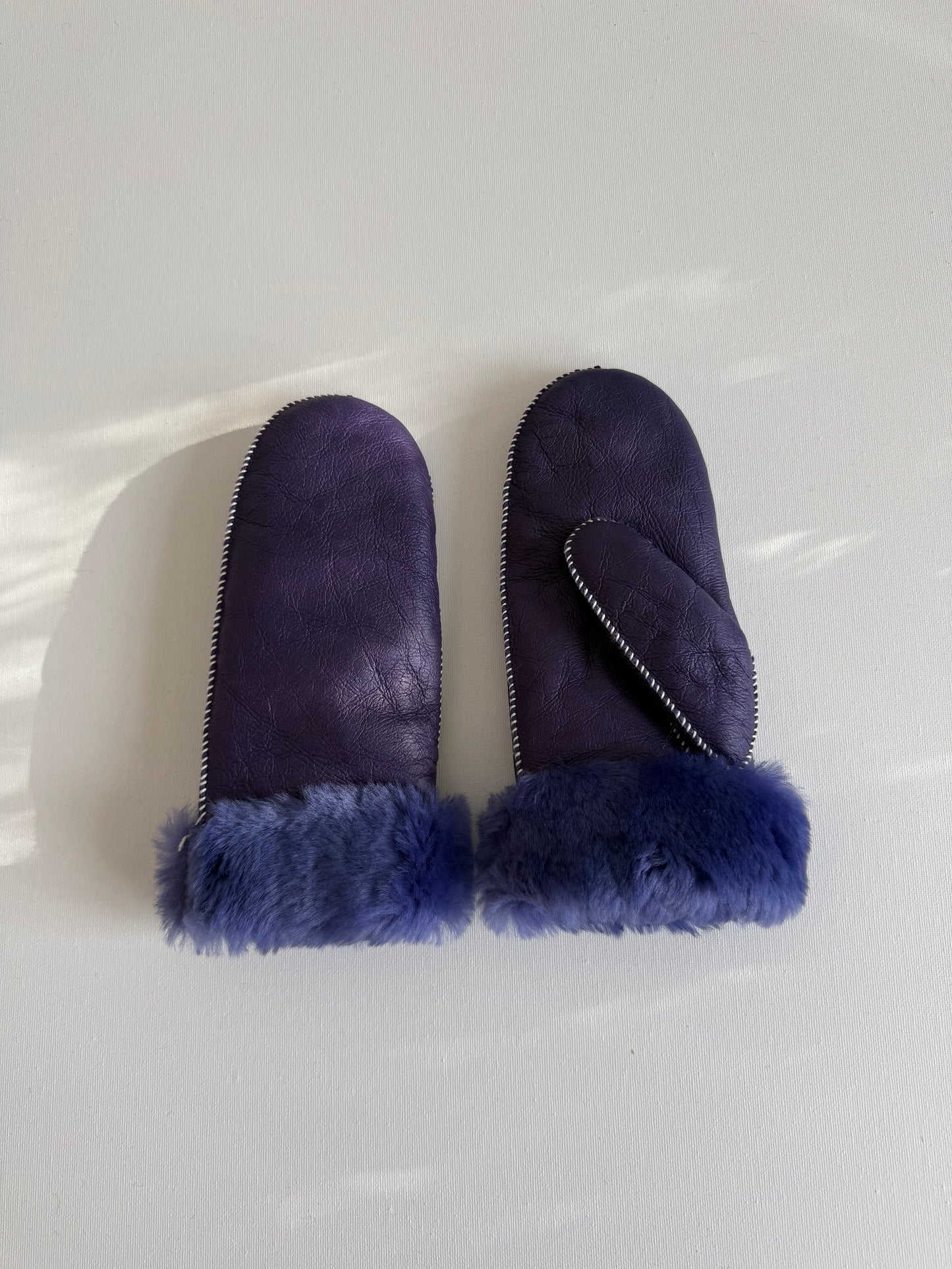 SHEARLING MITTENS - snow pastel