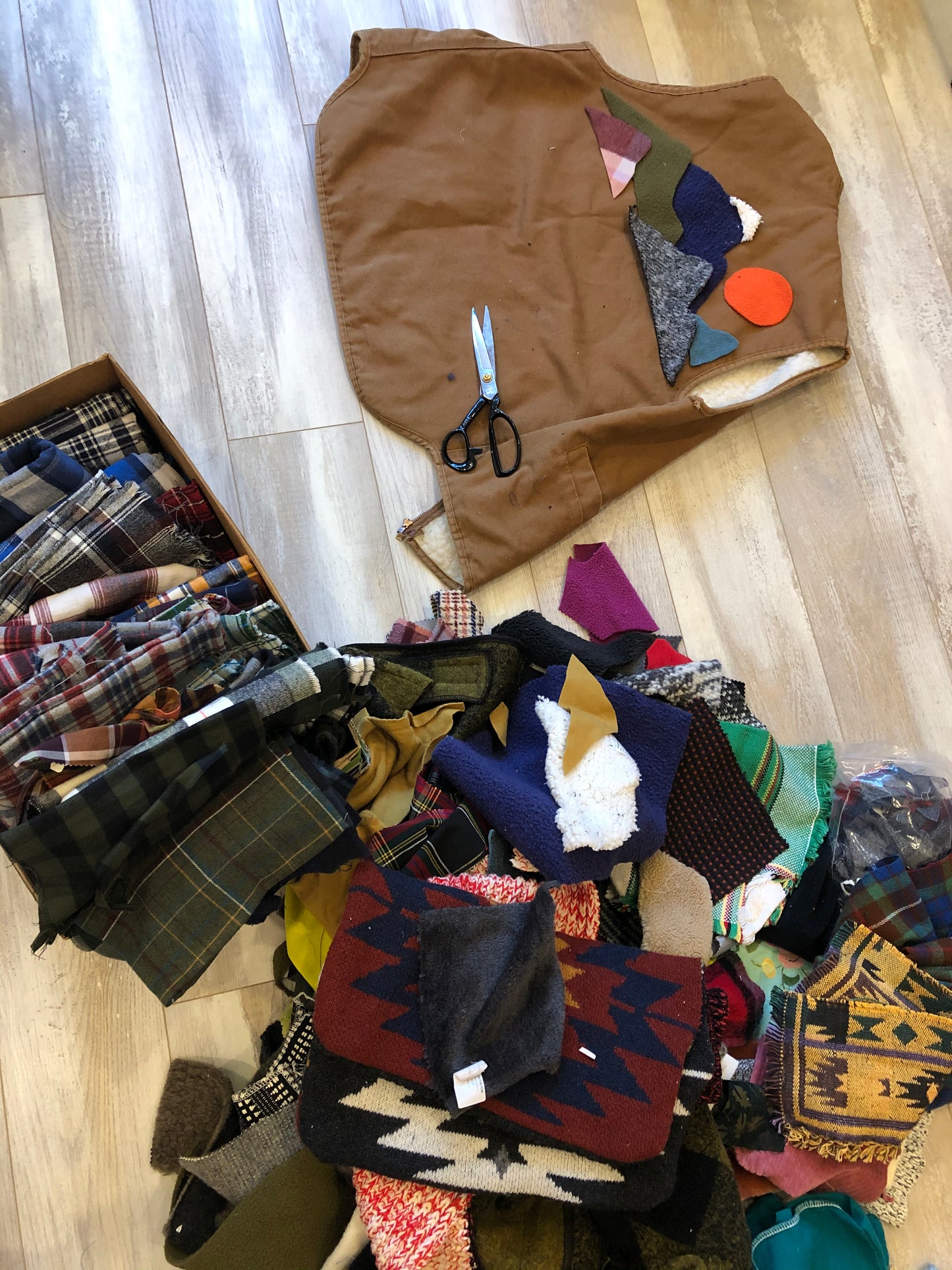 MOUNTAINS EMBELLISHMENT