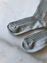 Load image into Gallery viewer, RIBBED COTTON HIGH SOCKS - neutral