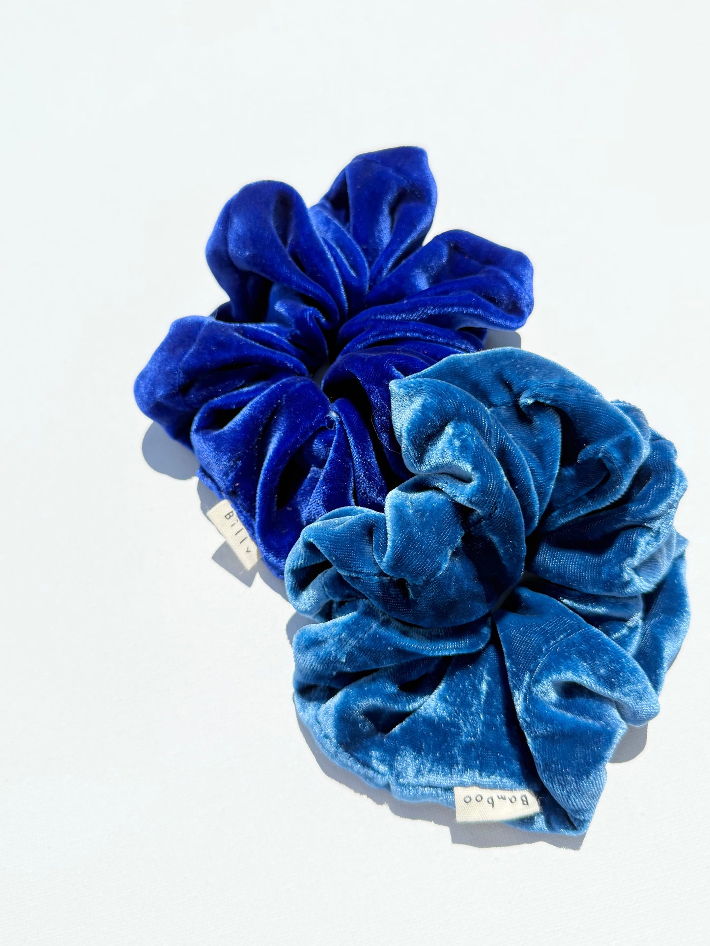 SILK VELVET SCRUNCHIES - crystal bright