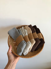 Load image into Gallery viewer, RIBBED COTTON HIGH SOCKS - neutral