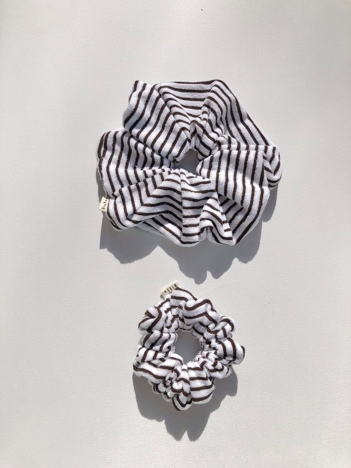 NOVA SCOTIA TOWELLING STRIPE SCRUNCHIES - neutral