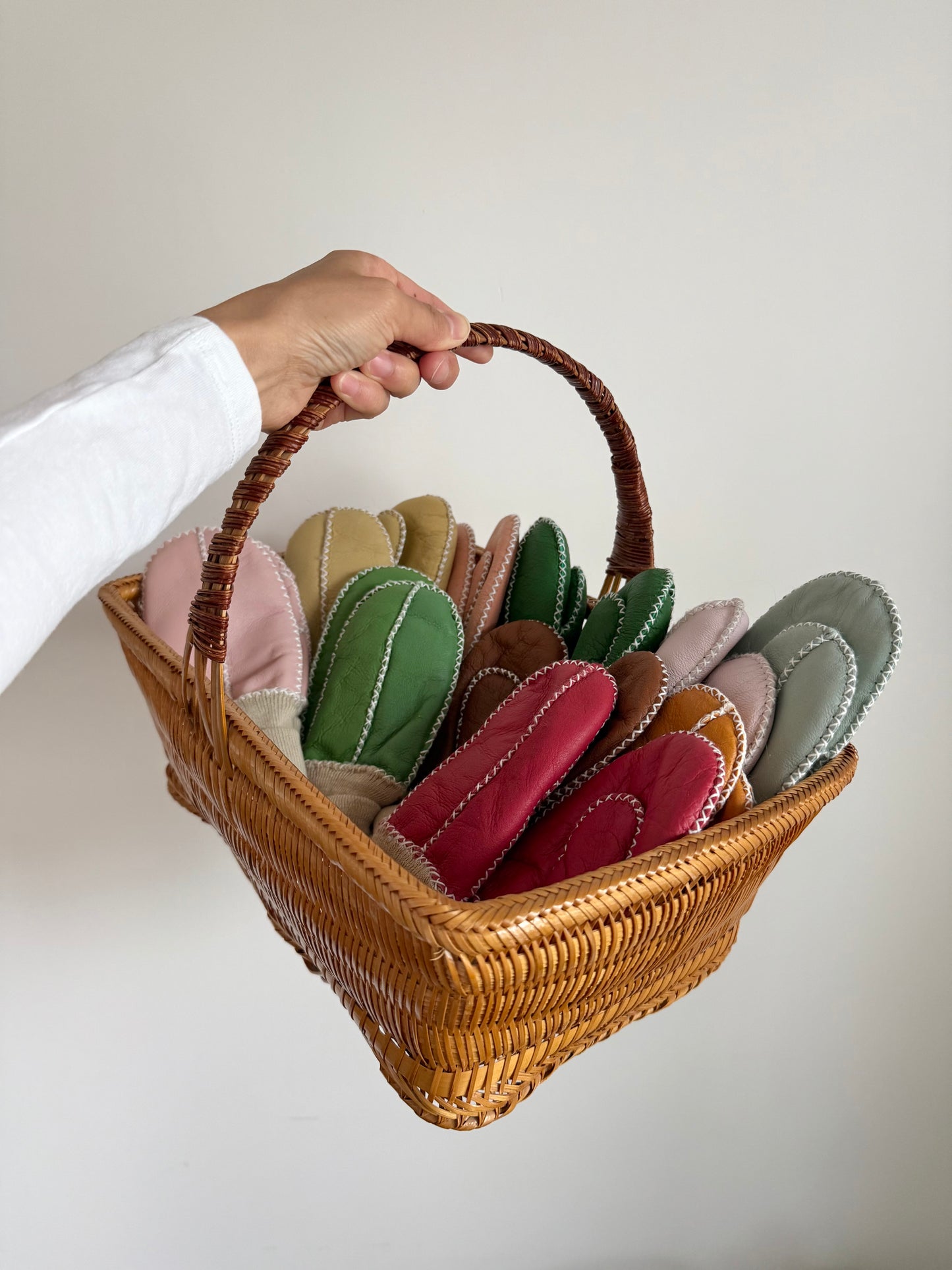 KIDS SHEARLING MITTENS