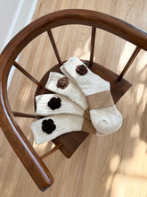 Load image into Gallery viewer, CROCHET COOKIE FLOWERS SOCKS