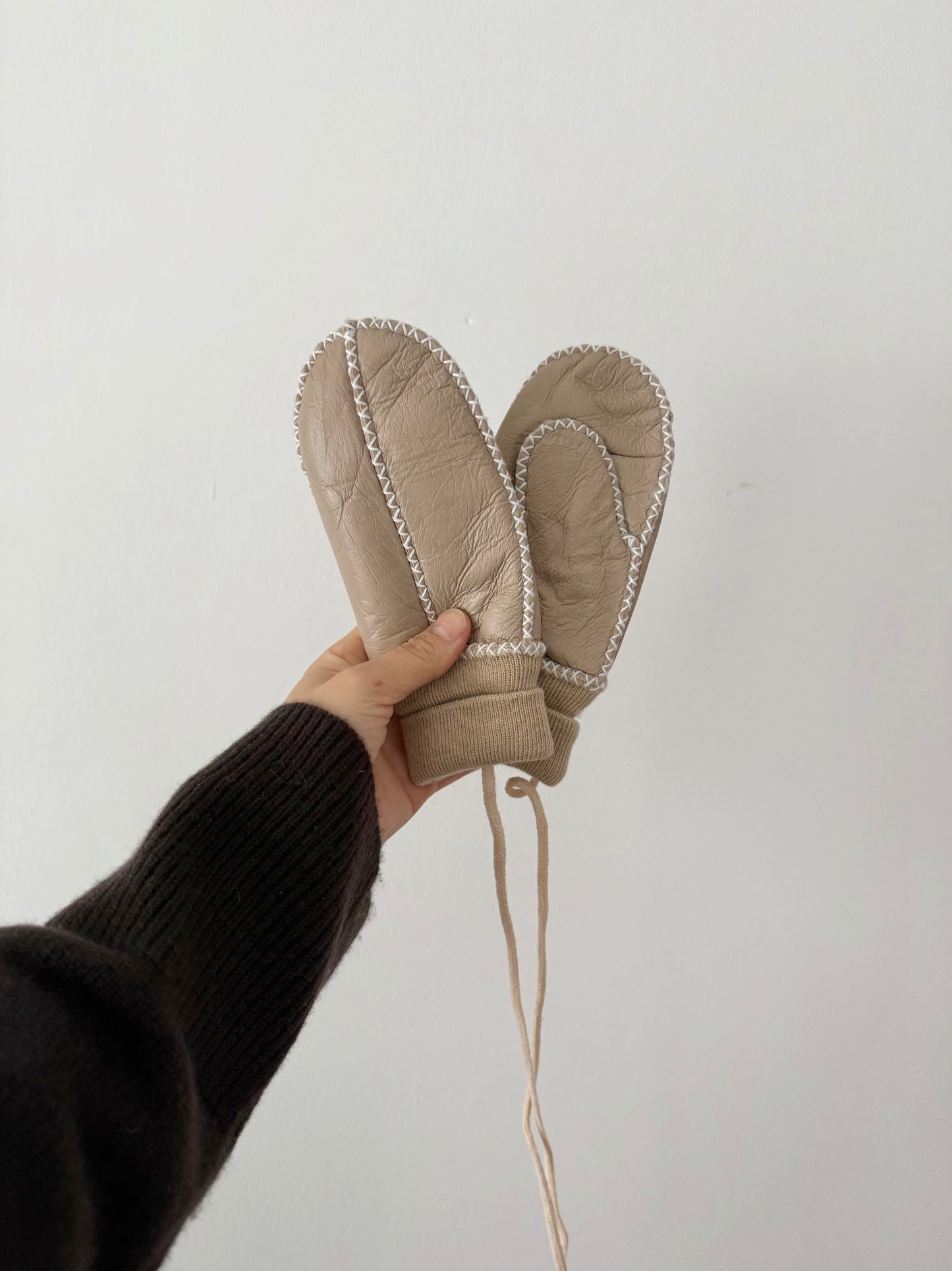 KIDS SHEARLING MITTENS