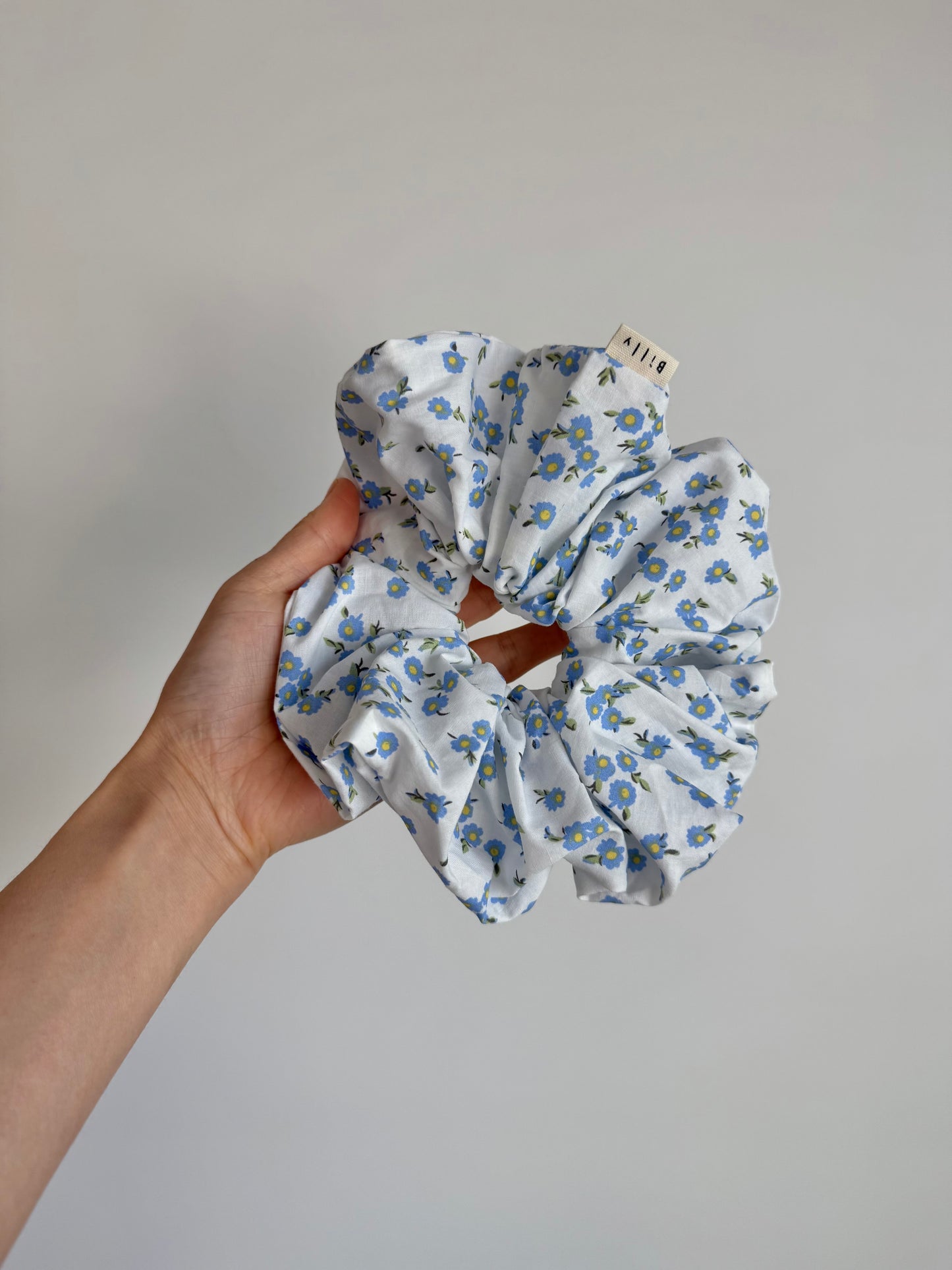 PRINCE EDWARD FLORAL SCRUNCHIES