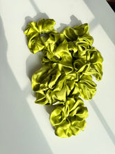 Load image into Gallery viewer, PURE SILK SCRUNCHIES