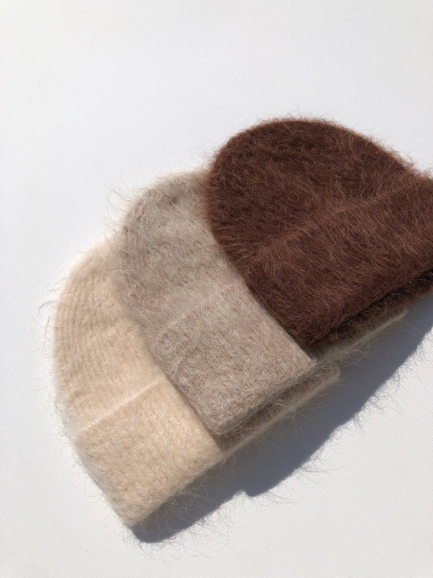 ALPACA FLUFFY BEANIE - mid of December