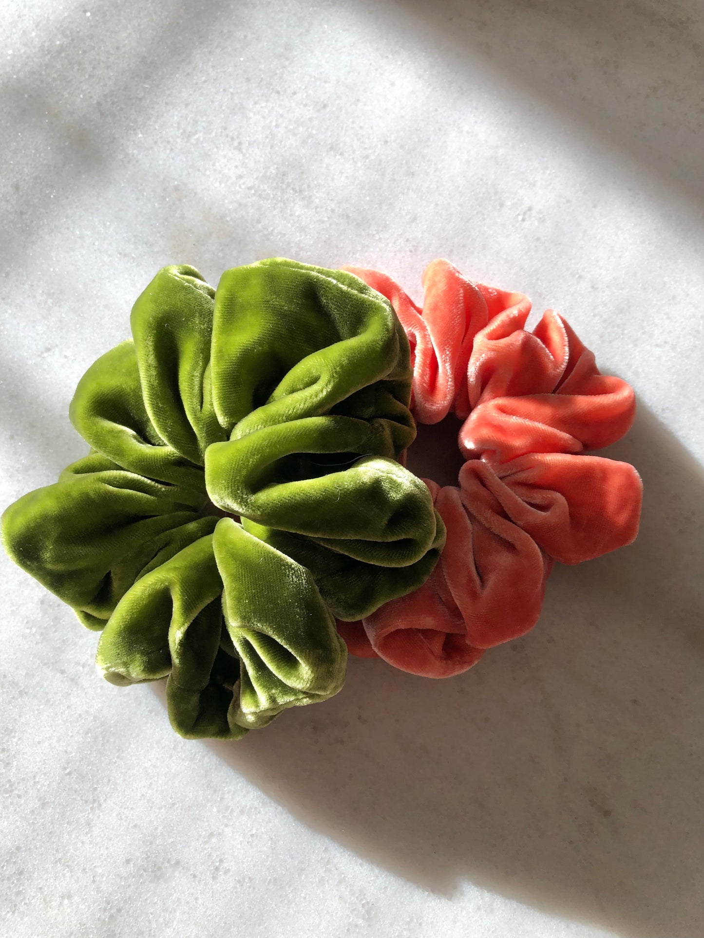 VELVET SCRUNCHIES - garden mixed