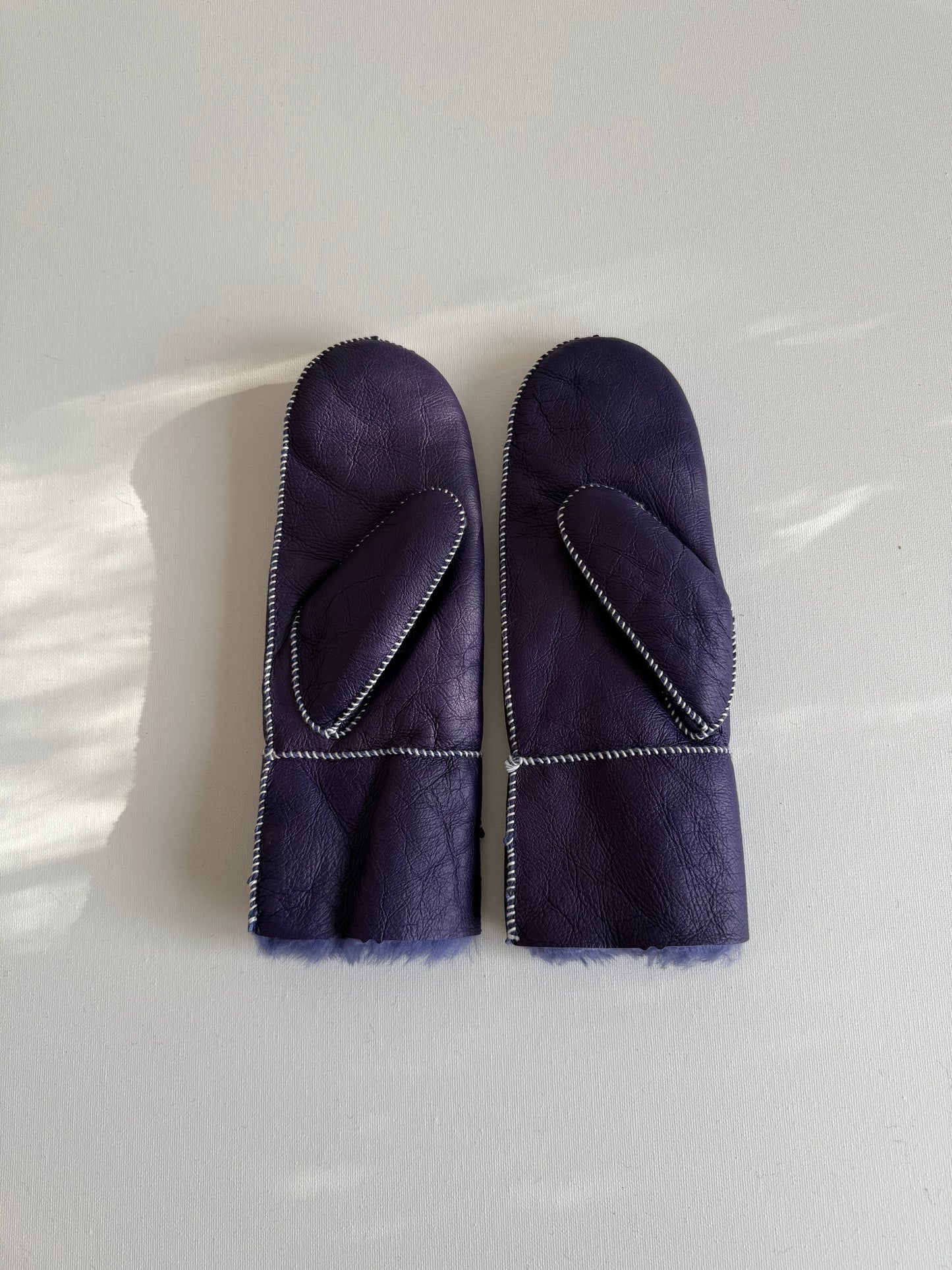 SHEARLING MITTENS - snow pastel