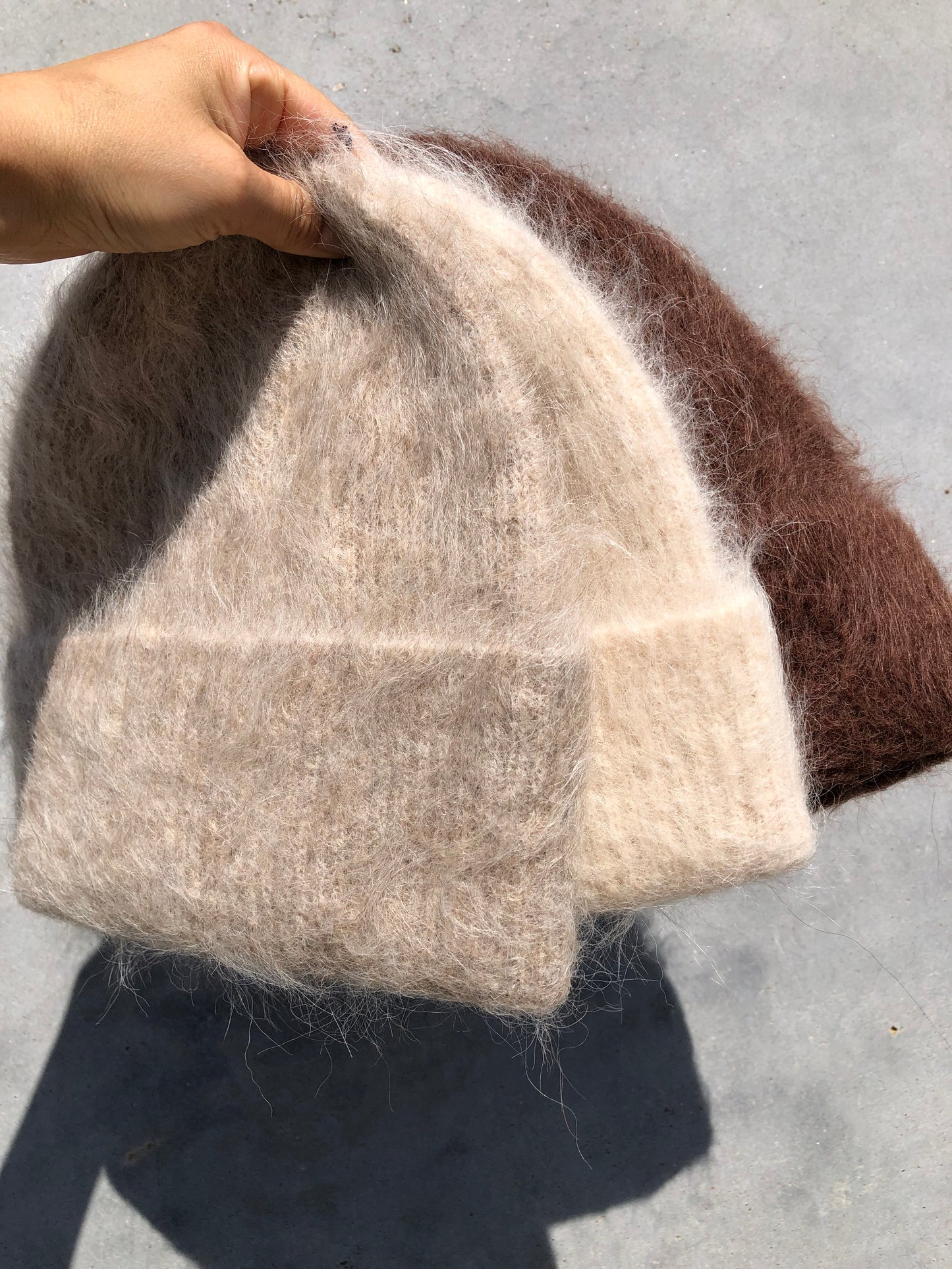 ALPACA FLUFFY BEANIE - mid of December