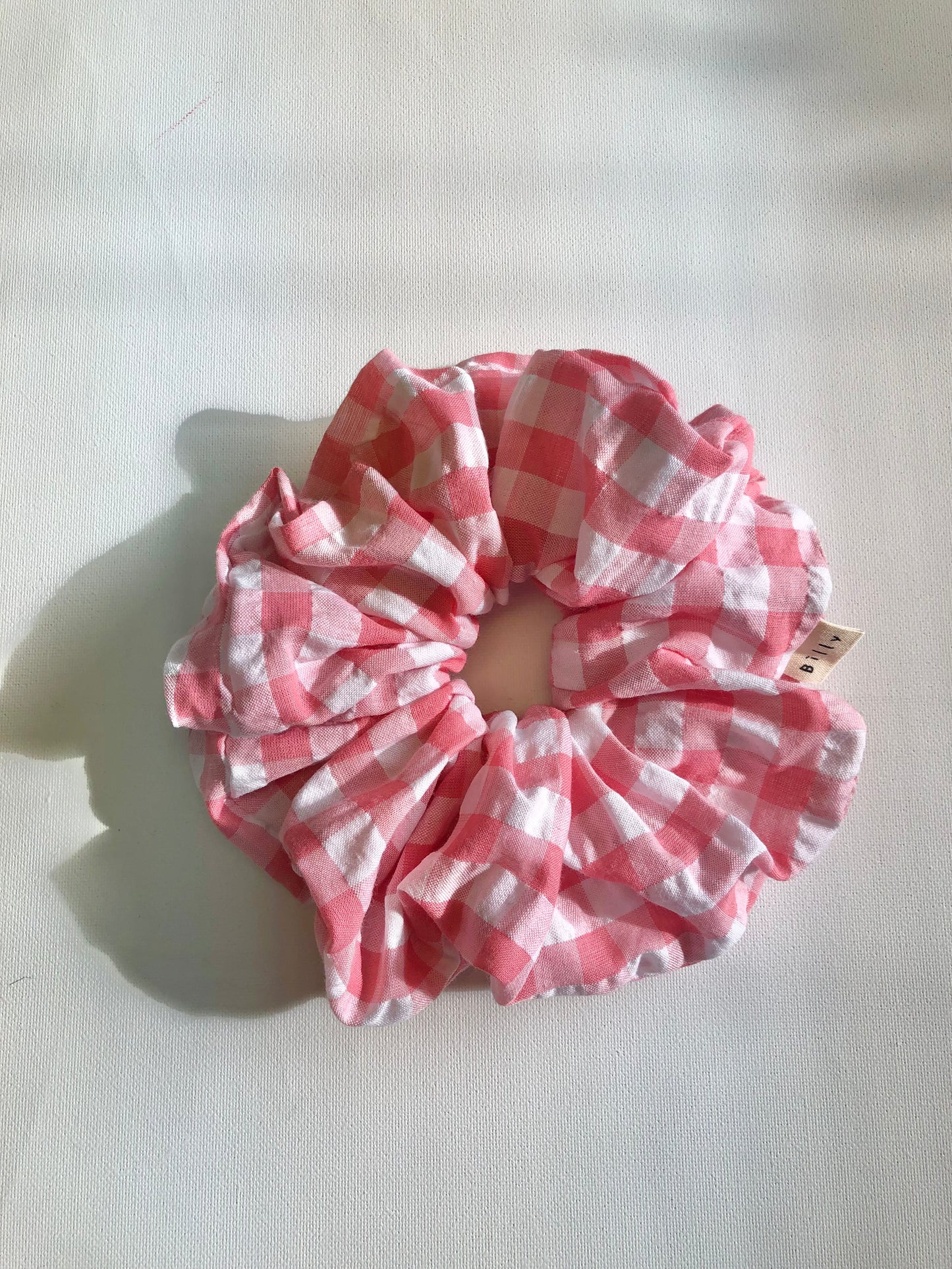 GINGHAM SEERSUCKER SCRUNCHIES - snow pastel