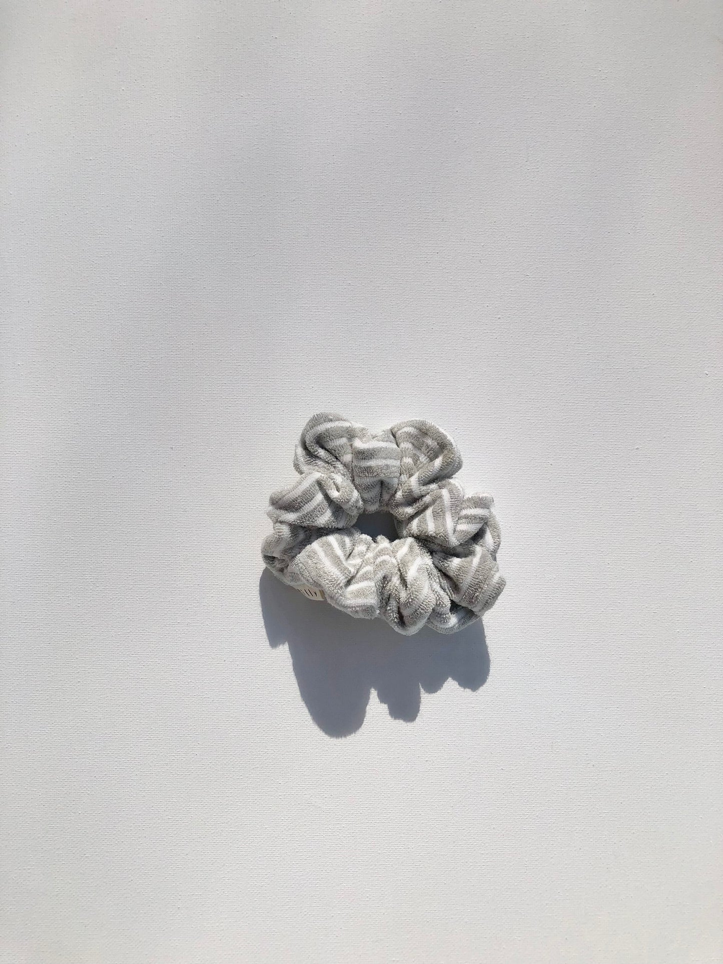 NOVA SCOTIA TOWELLING STRIPE SCRUNCHIES - neutral