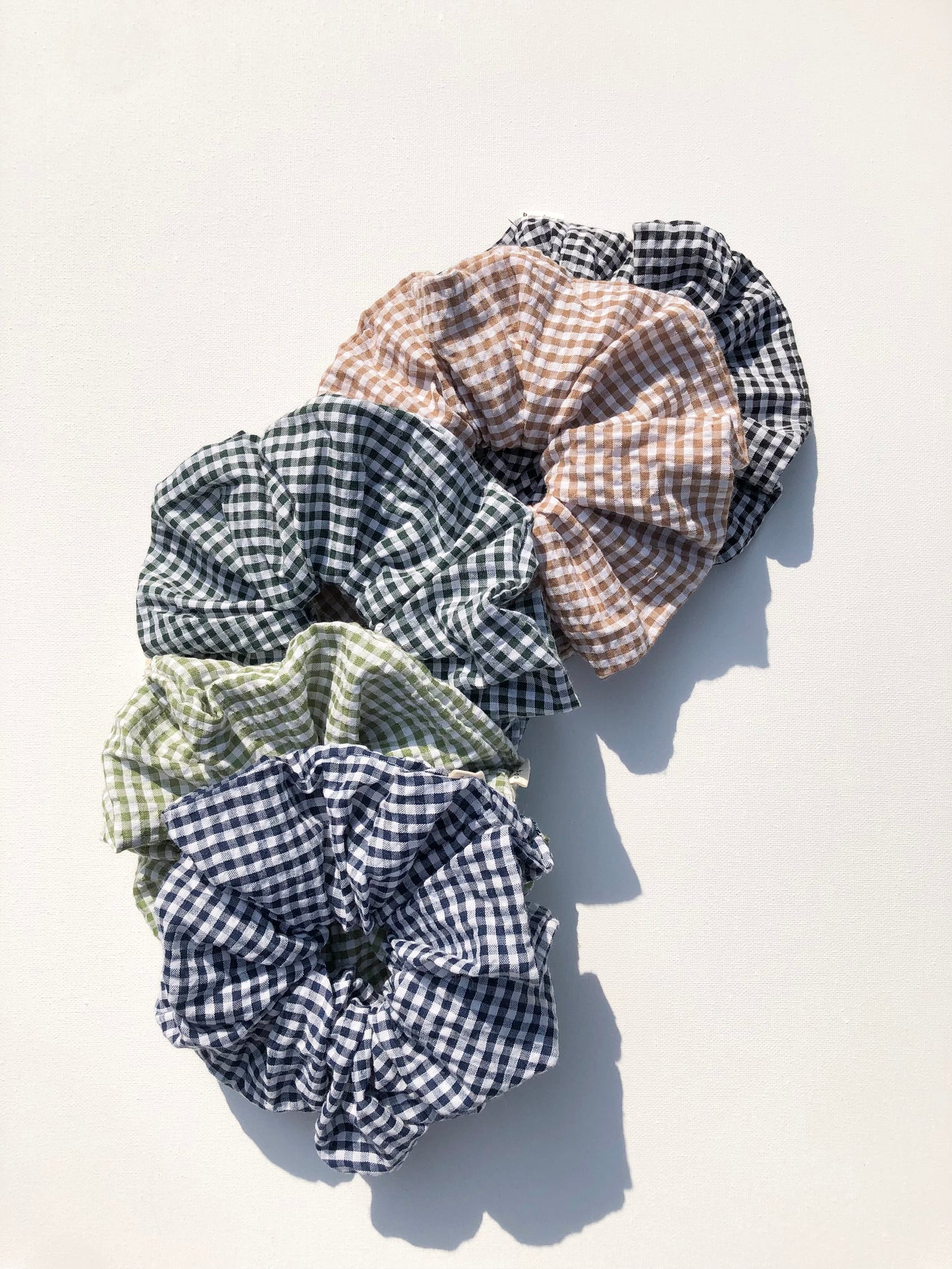 MINI GINGHAM SEERSUCKER SCRUNCHIES - neutral
