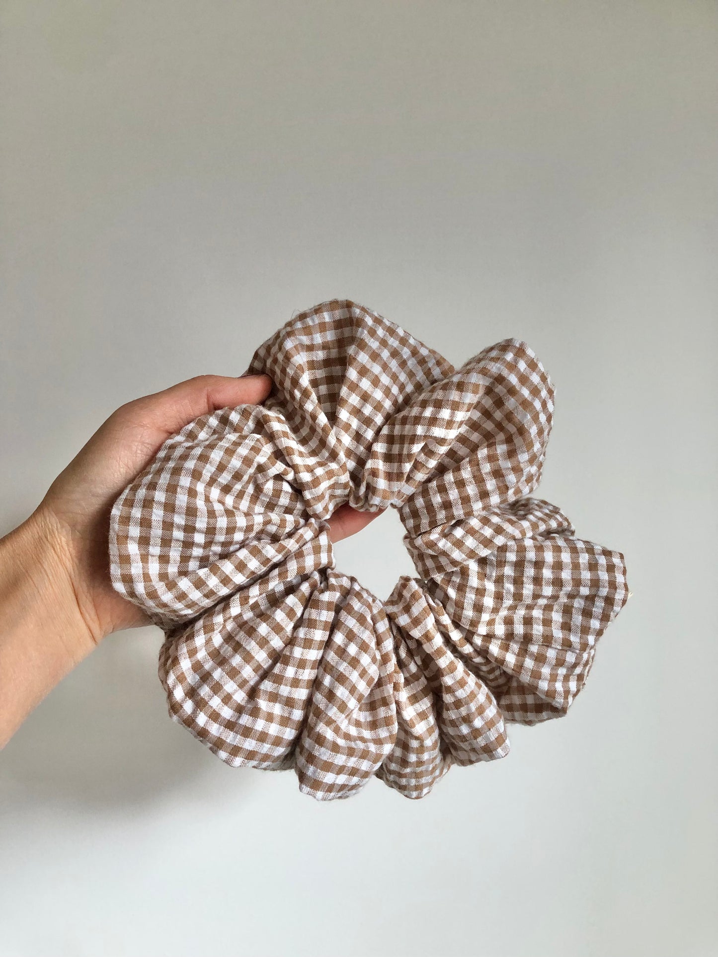 MINI GINGHAM SEERSUCKER SCRUNCHIES - neutral