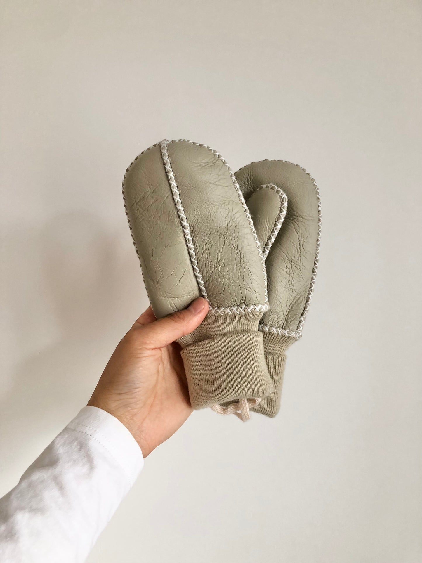 KIDS SHEARLING MITTENS