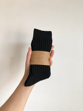Load image into Gallery viewer, RIBBED COTTON HIGH SOCKS - neutral
