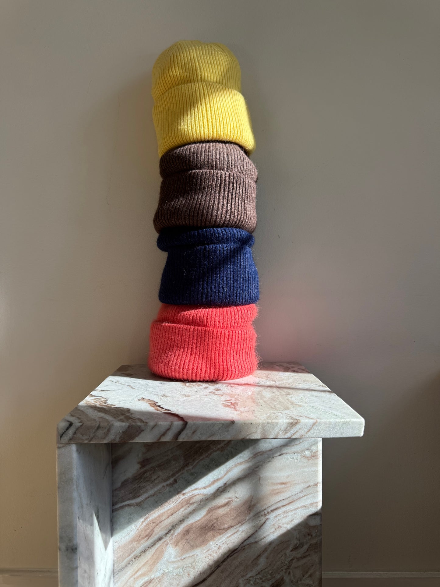 ROYAL ANGORA BEANIE - neutral