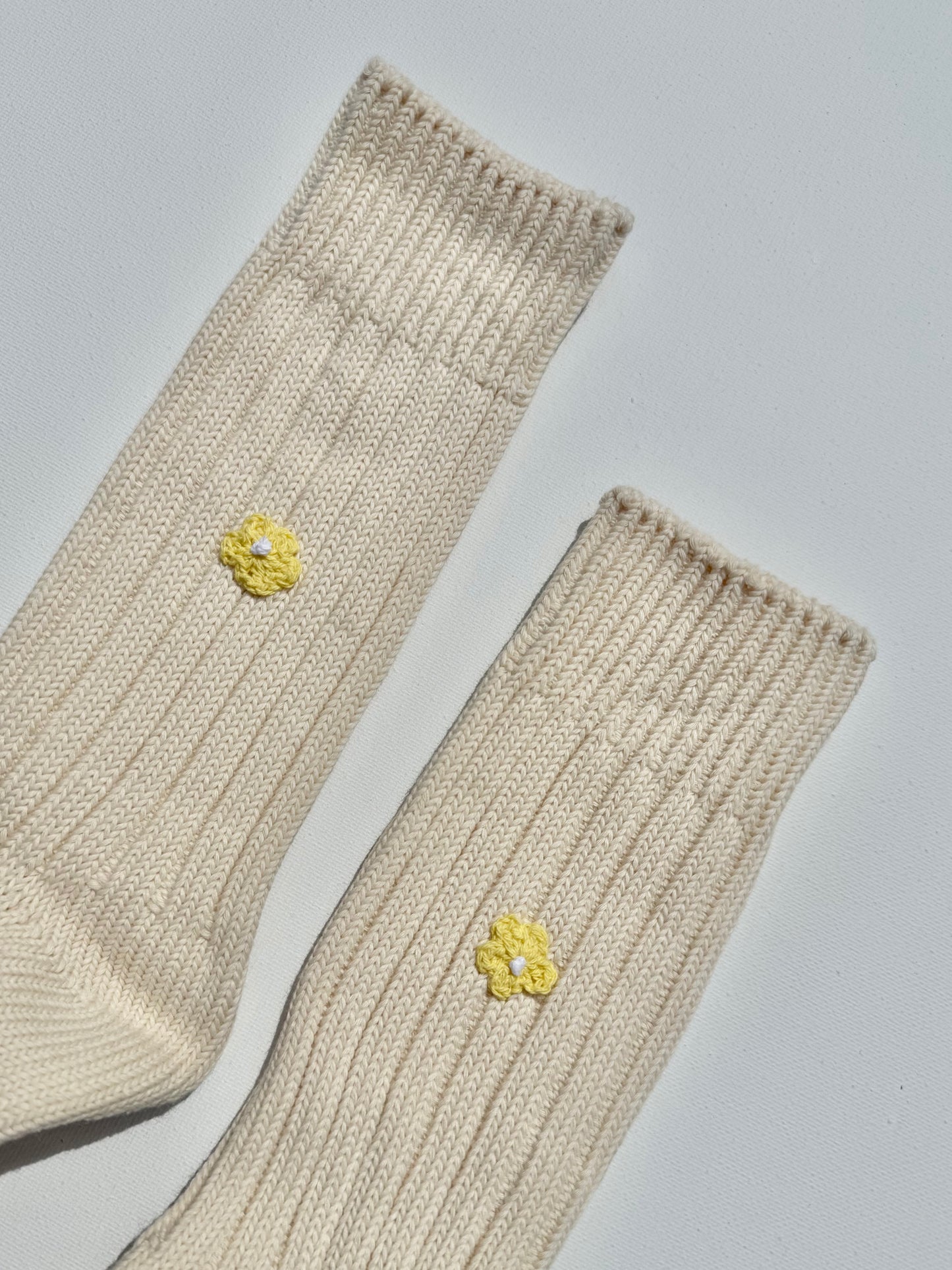 CROCHET MINI FLOWER SOCKS