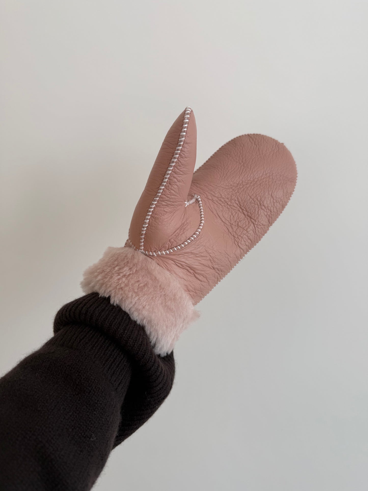 SHEARLING MITTENS - snow pastel