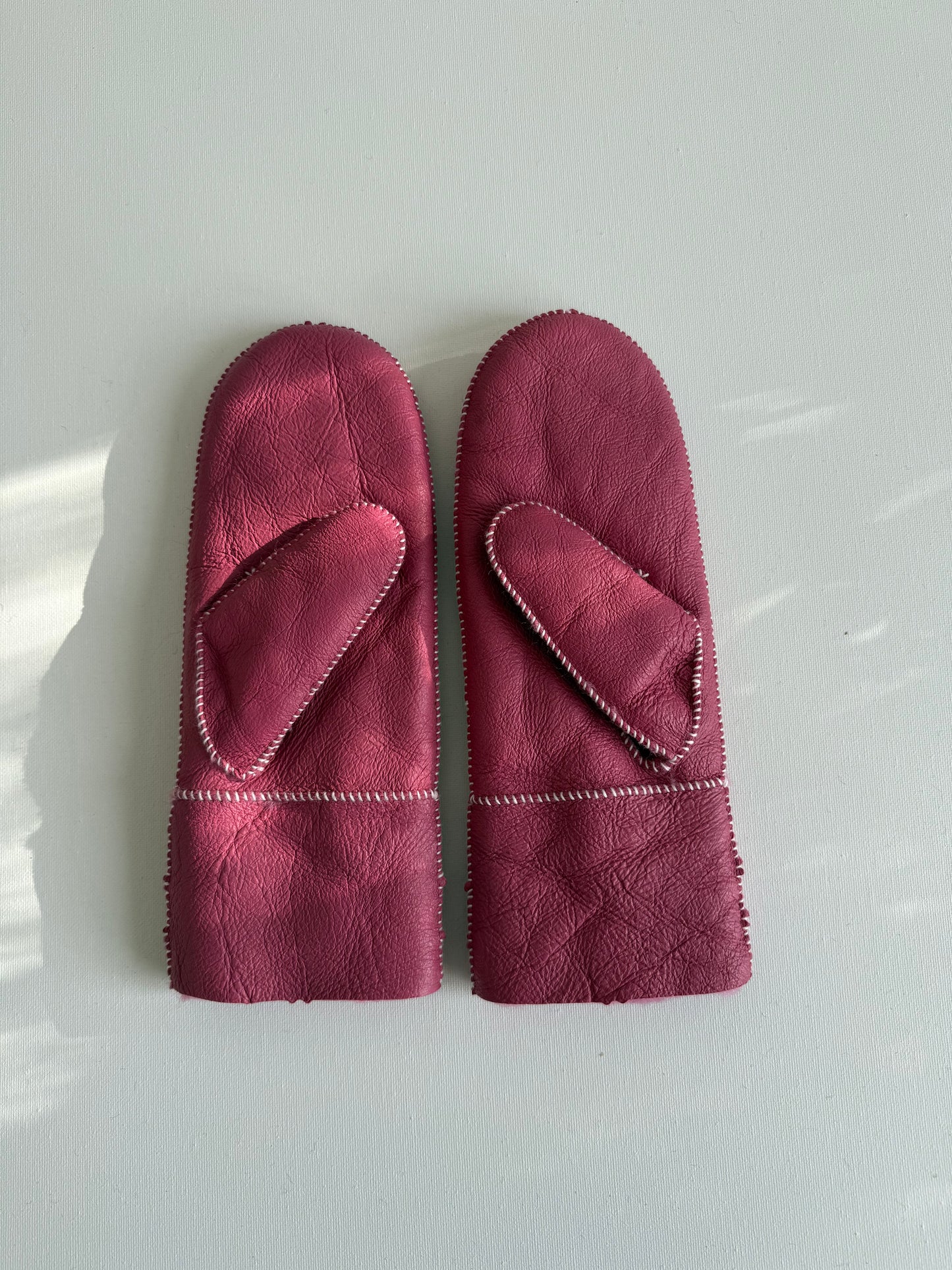 SHEARLING MITTENS - snow pastel