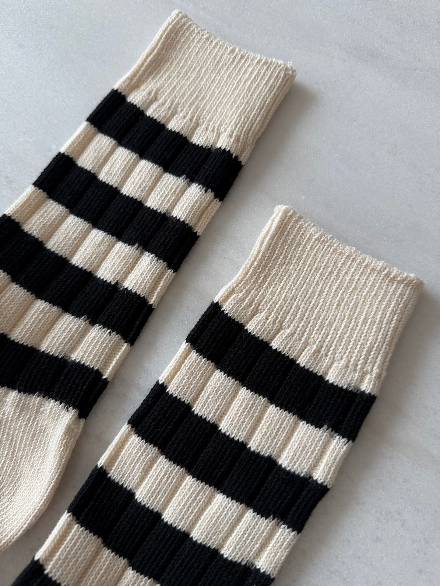 COLOR STRIPE HIGH SOCKS