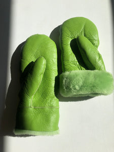 PUFFY SHEARLING MITTENS