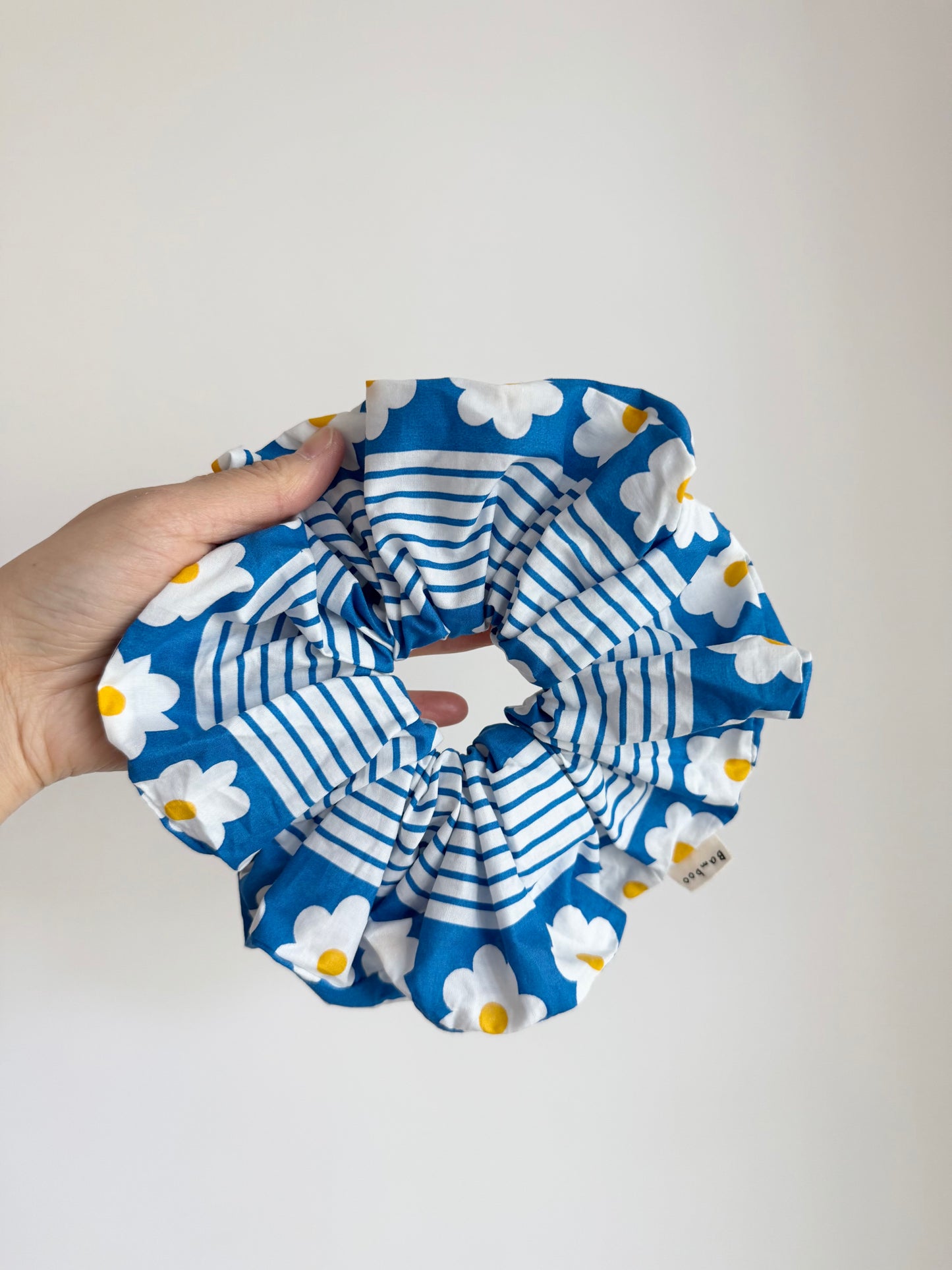 PARISIENNE SCRUNCHIES