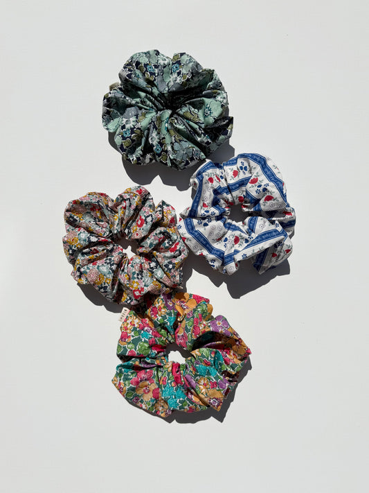 GARDEN FLORAL SCRUNCHIES