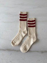 Load image into Gallery viewer, MEN’S COLLEGE STRIPE SOCKS