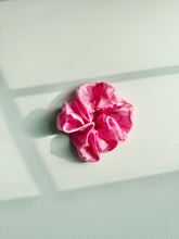 Load image into Gallery viewer, PURE SILK SCRUNCHIES