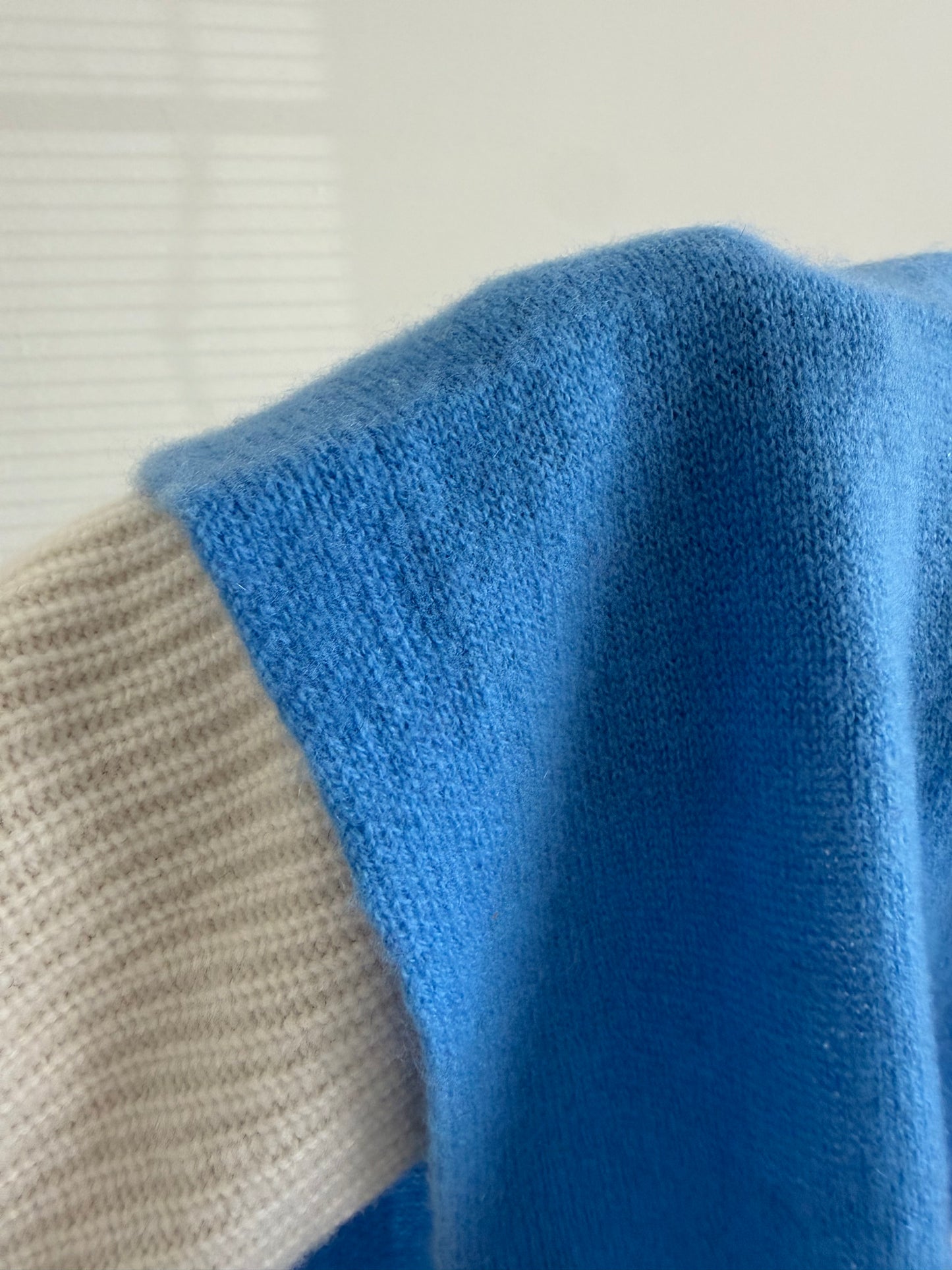 CASHMERE CRAVAT SCARF - mid of July 2026
