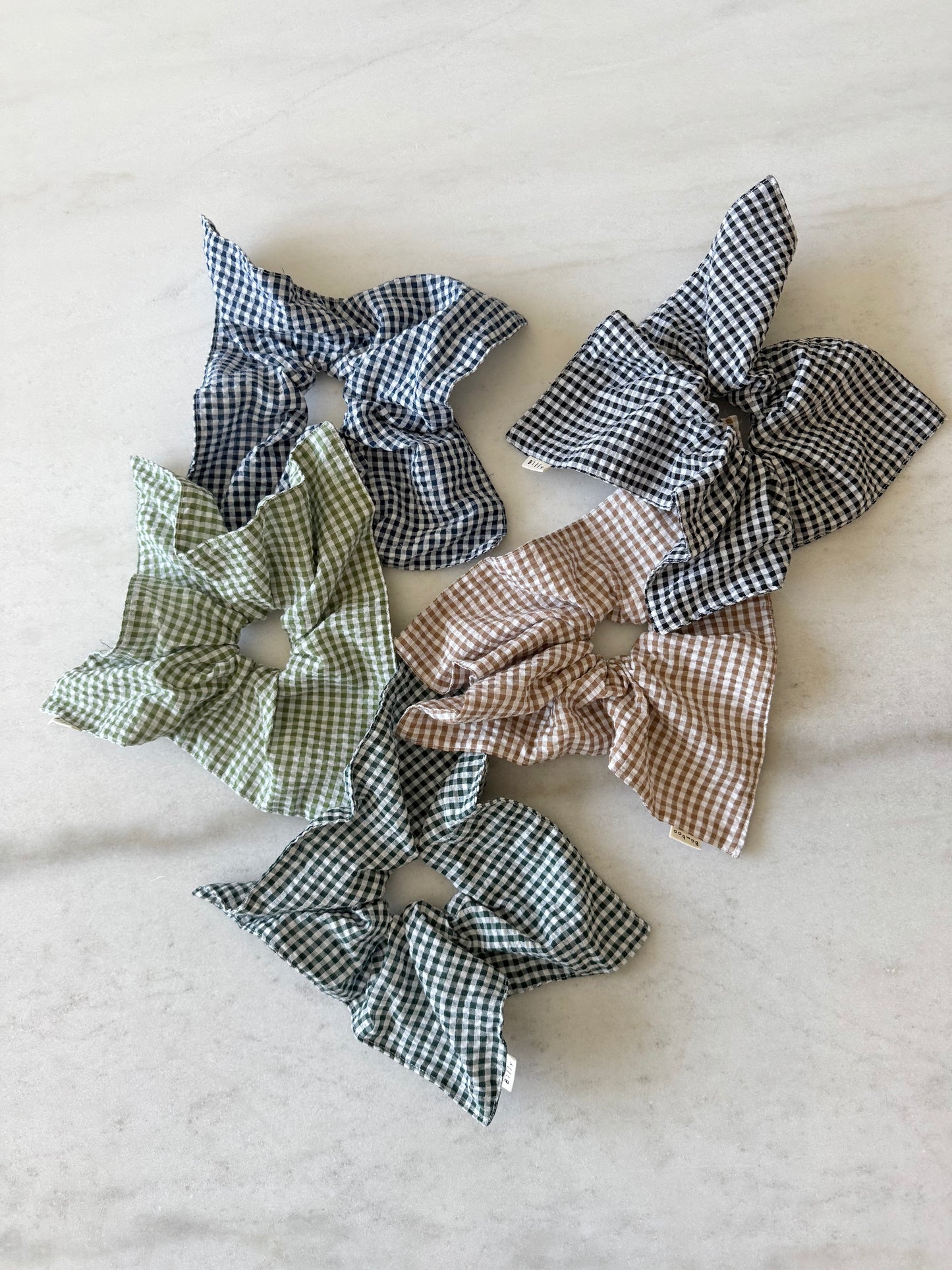 MINI GINGHAM PETAL SCRUNCHIES - neutral