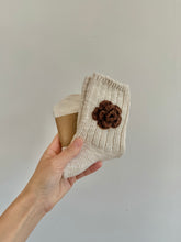 Load image into Gallery viewer, CROCHET COOKIE FLOWERS SOCKS