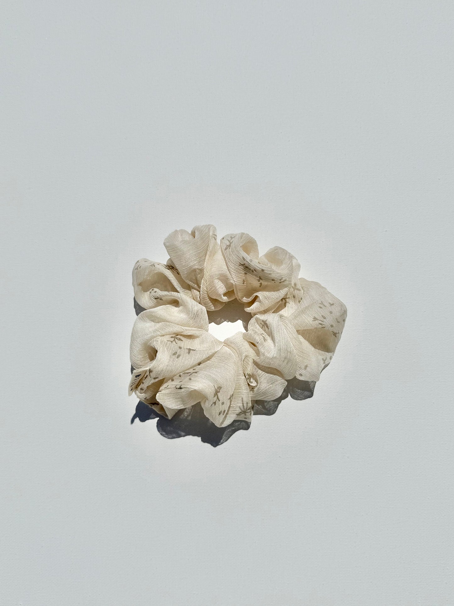 ORGANZA FLORAL SCRUNCHIE