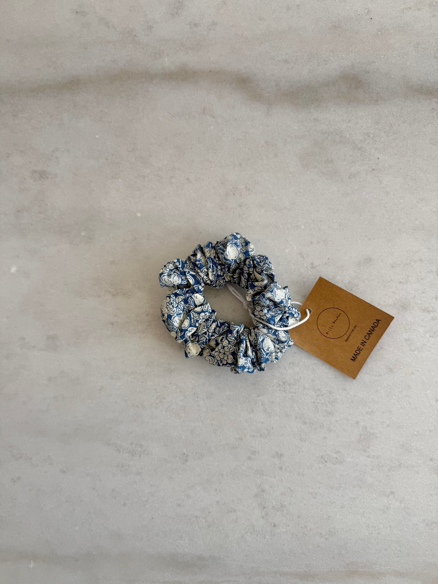 VICTORIA FLORAL SCRUNCHIE