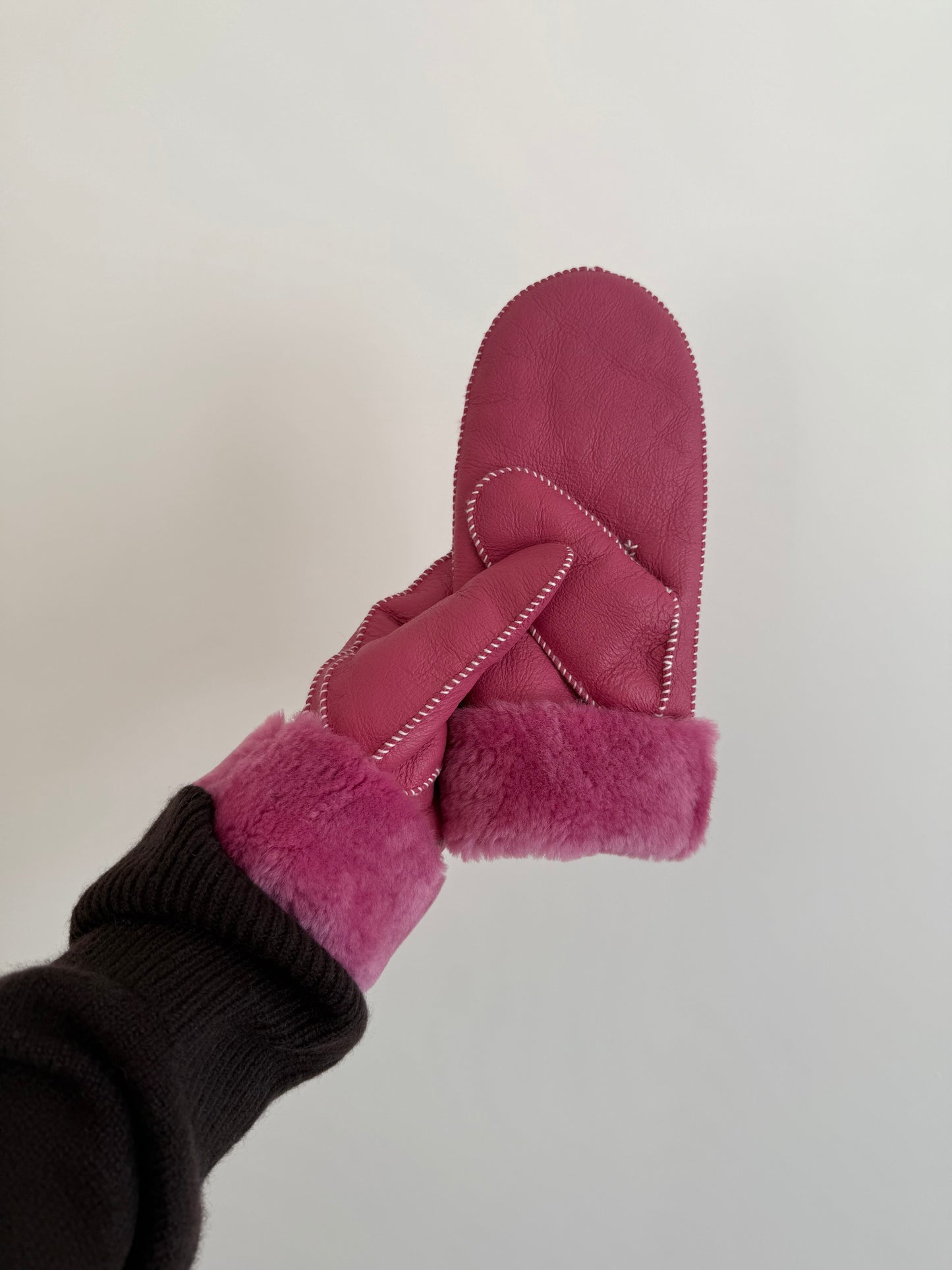 SHEARLING MITTENS - snow pastel