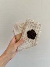 Load image into Gallery viewer, CROCHET COOKIE FLOWERS SOCKS