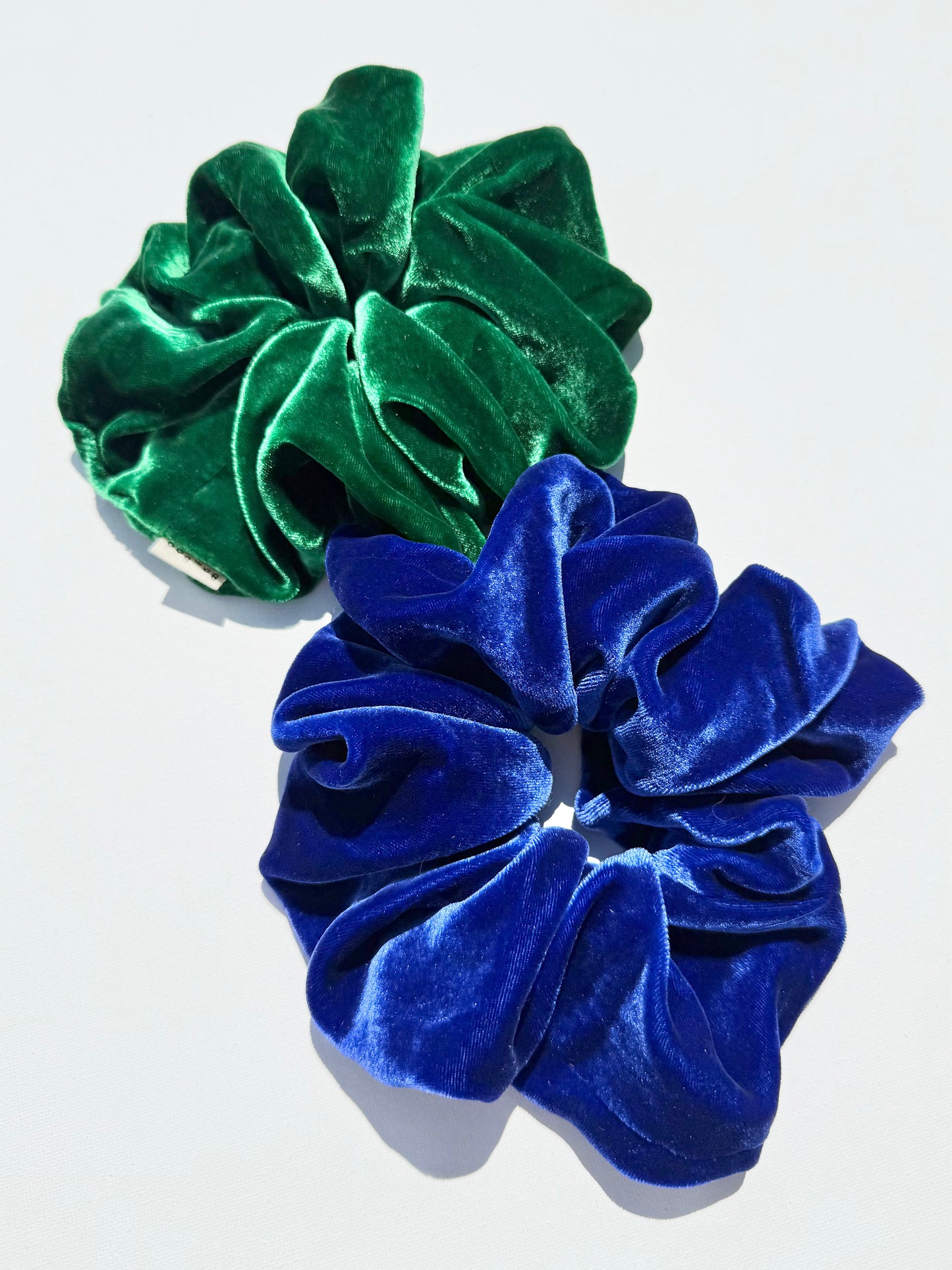 SILK VELVET SCRUNCHIES - crystal bright