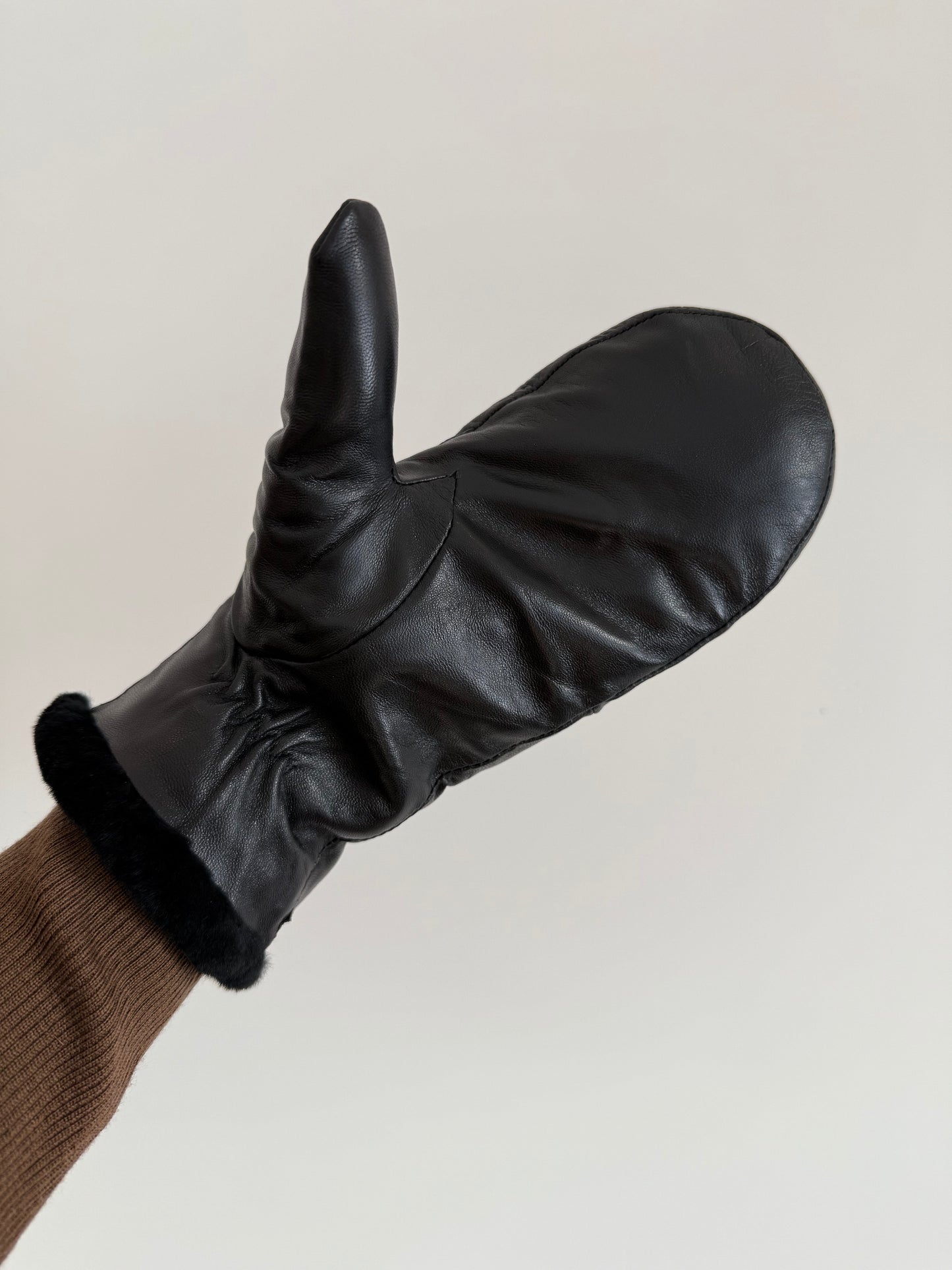LEATHER SHEARLING MITTENS