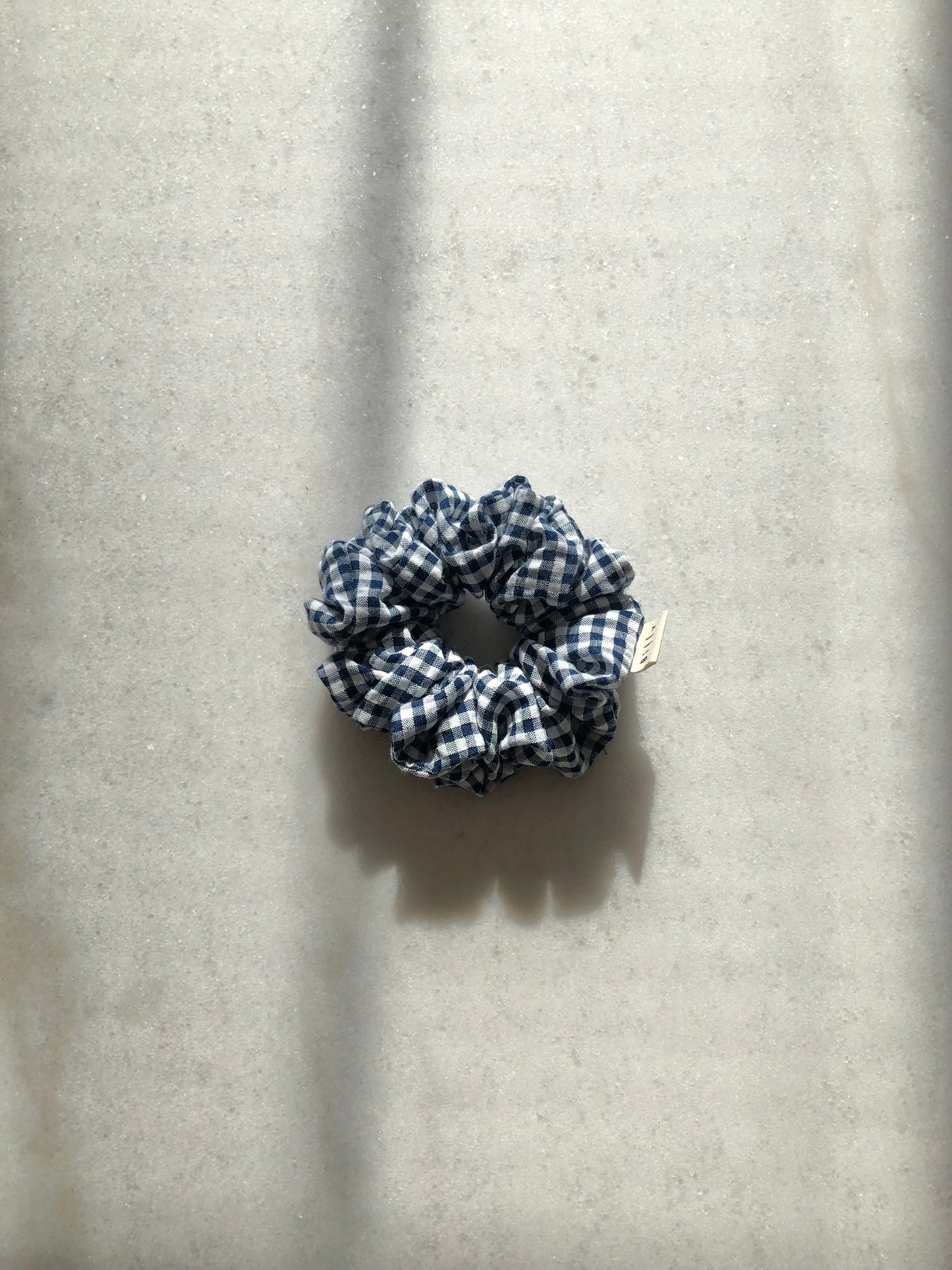 MINI GINGHAM SEERSUCKER SCRUNCHIES - neutral